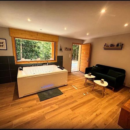 Jacuzzi En Foret L'Esperou Exterior photo